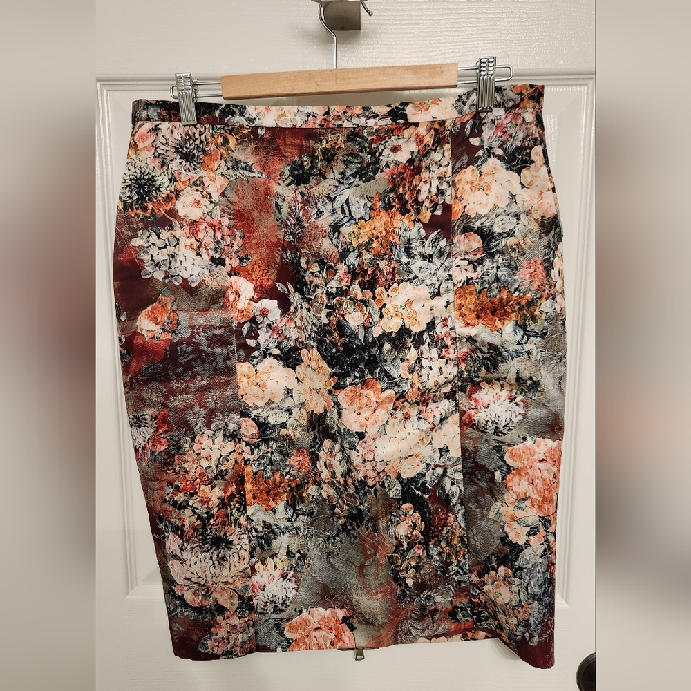 Saks Fifth Avenue Pencil Skirt Knee-Length Cocktail